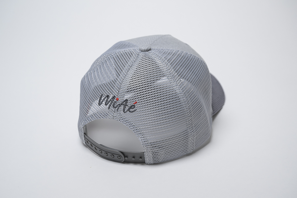 Casquette-Trucker-l-indispensable-velours-grise-02-Miae