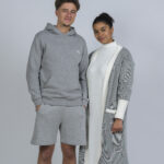 Hoodie-coton-bio-Bouclettes-Le-Reconfort-gris-chine-03-Miae