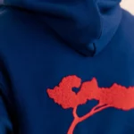 L'_incontournable_sweat_zippé_Bleu_Marine_Rouge_Miae