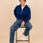 L'_incontournable_sweat_zippé_Bleu_Marine_Rouge_Miae