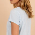 Le Délicat, T-shirt Femme, col V ,Bleu ciel en coton bio.