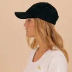 Casquette en Suédine et son pin Argenté