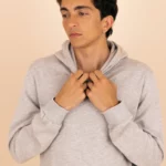 Le Complice, Hoodie, Gris et son Pin Rose en coton bio et modal.