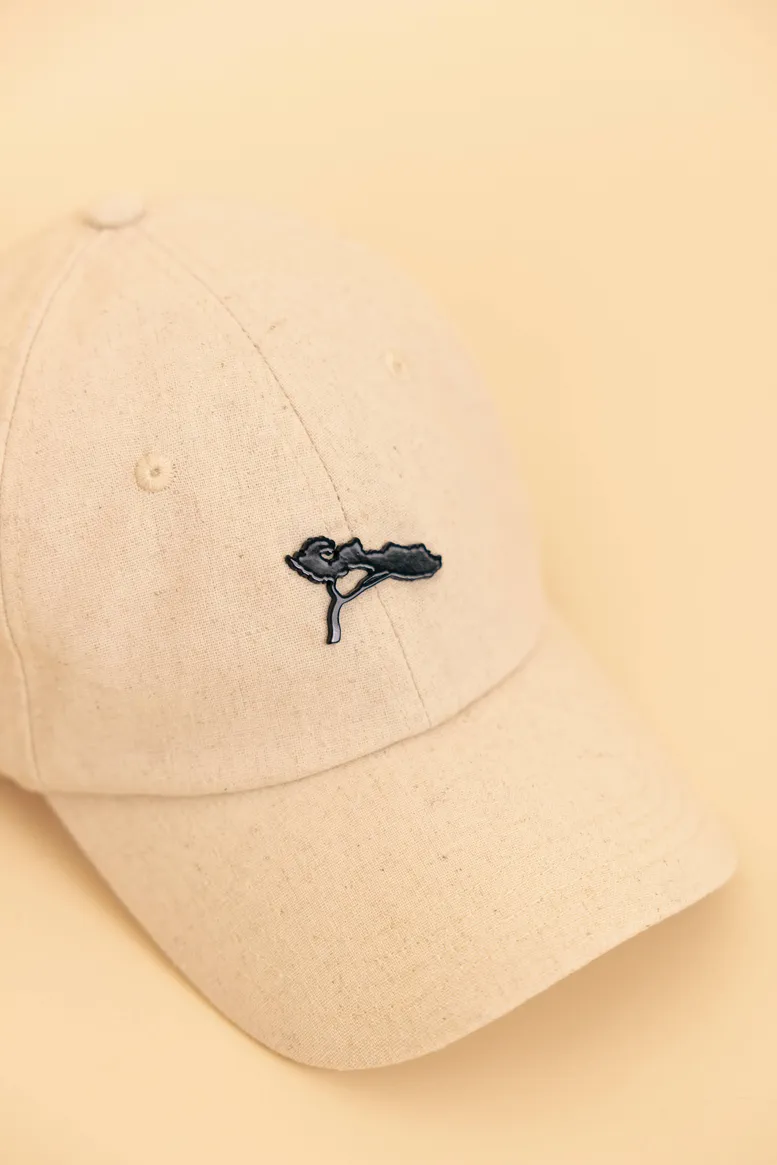 Casquette Lin et son Pin en métal Noir