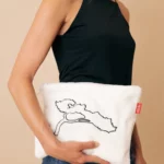 La Pochette Molly, en. Piloupilou. Noir ou brodée or.