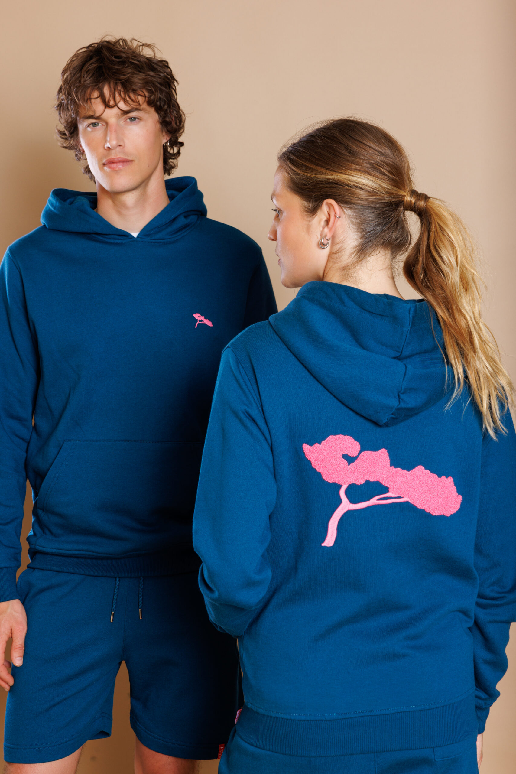 Hoodie , Le Nao, bleu pétrol. – Image 7