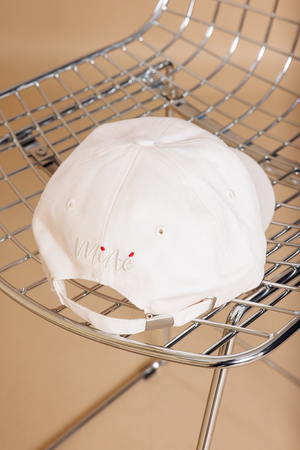 L'indispensable, Casquette écrue. – Image 2