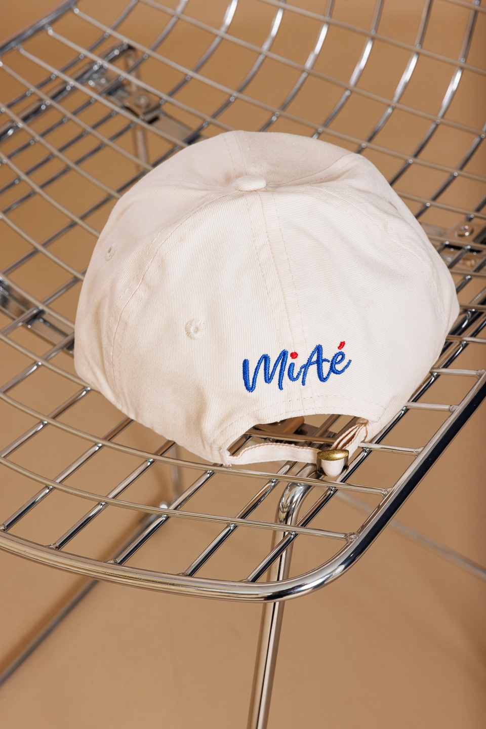 L'Indispensable, Casquette Blanche. – Image 2